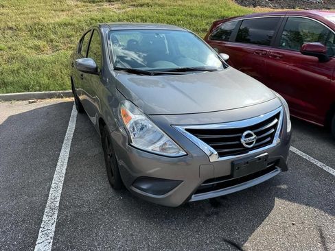 Used 2019 Nissan Versa S Plus FWD image 3