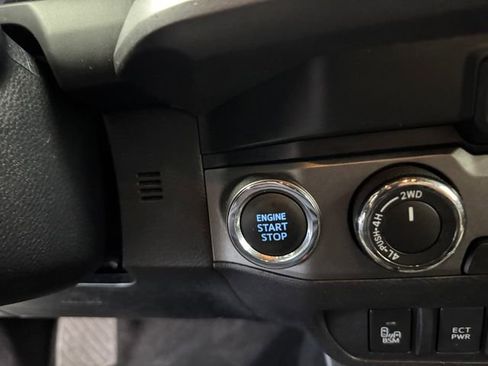 Used 2020 Toyota Tacoma TRD Sport w/ Technology Package image 20