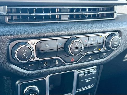 Used 2024 Jeep Wrangler Sport image 15