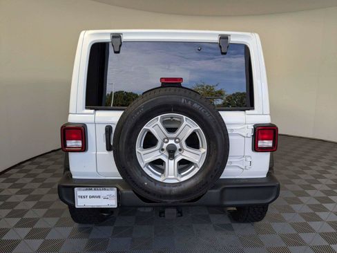 Used 2022 Jeep Wrangler Unlimited Sport w/ Sun And Sound Package AWD/4WD image 6