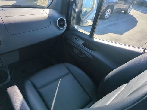 Used 2022 Mercedes-Benz Sprinter 4500 w/ Parking Package image 19