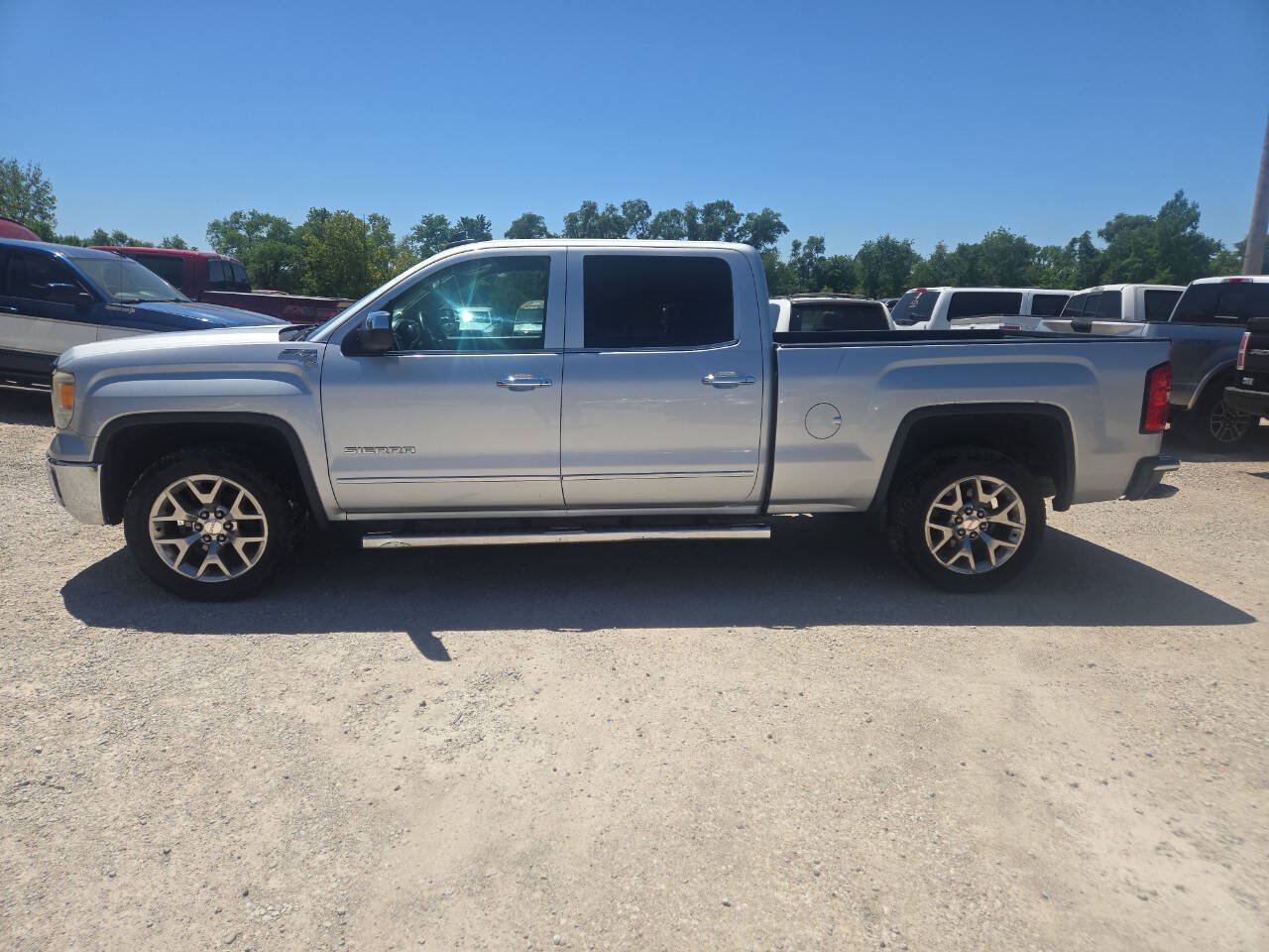 Used 2015 GMC Sierra 1500 SLT w/ SLT Crew Cab Value Package AWD/4WD image 5