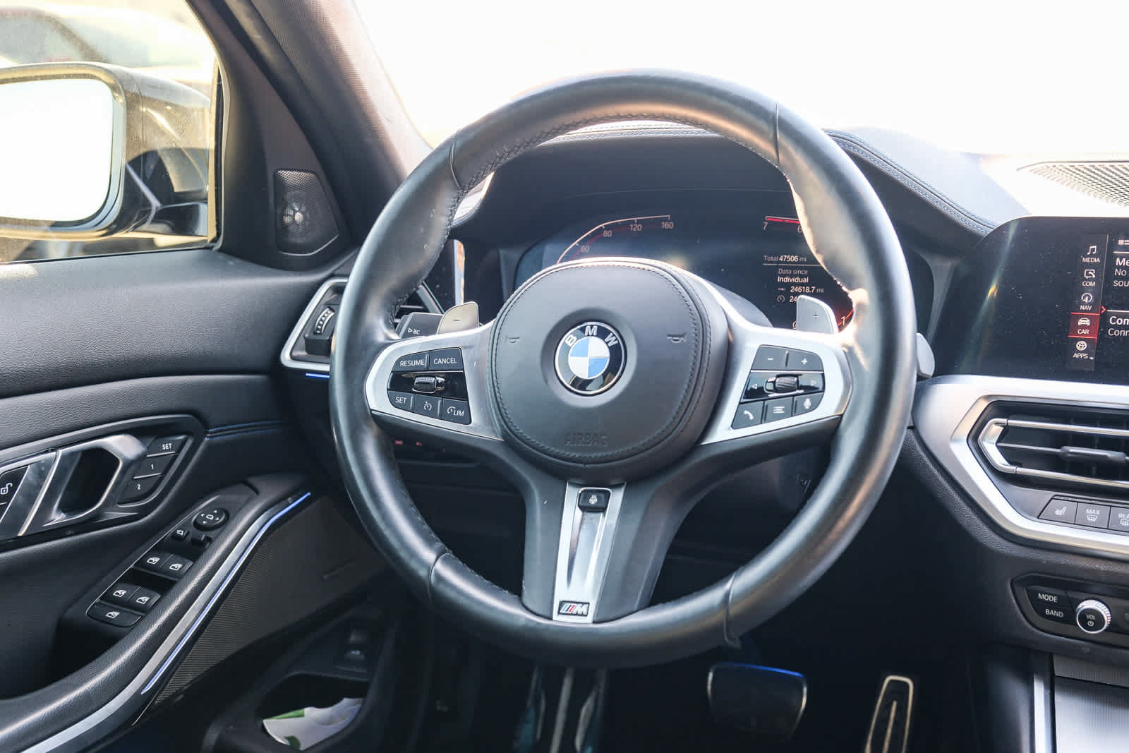 Used 2019 BMW 330i Sedan w/ M Sport Package RWD image 17