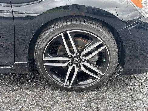 Used 2017 Honda Accord Sport image 10