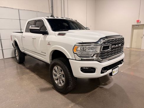 Used 2022 RAM 2500 Limited w/ Towing Technology Group image 2