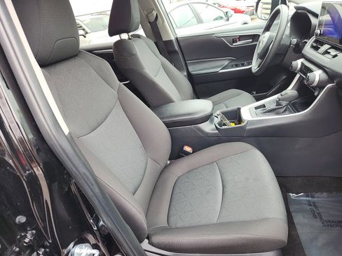 Certified 2025 Toyota RAV4 XLE image 28