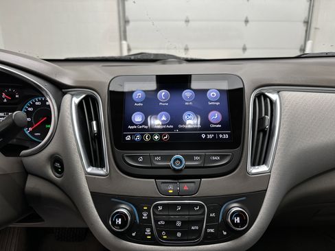 Used 2021 Chevrolet Malibu LT image 28