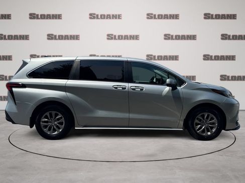 Used 2021 Toyota Sienna LE FWD image 6