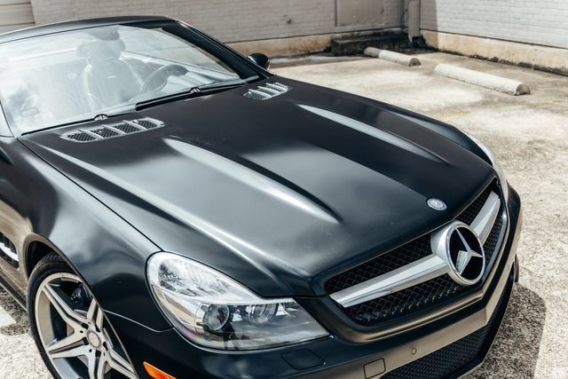 Used 2011 Mercedes-Benz SL 550 image 24