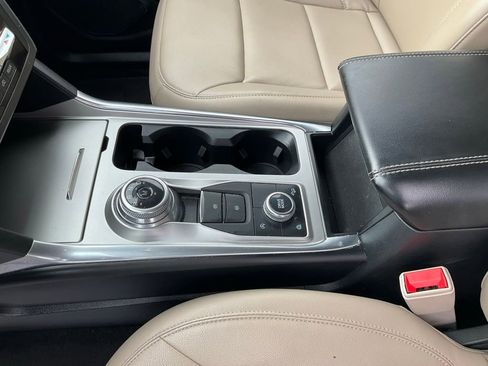 Used 2020 Ford Explorer XLT w/ Equipment Group 202A image 13