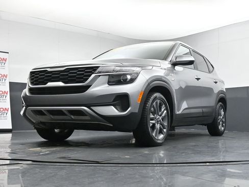 Used 2023 Kia Seltos LX image 36