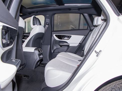 Used 2026 Mercedes-Benz GLC 350e 4MATIC image 22