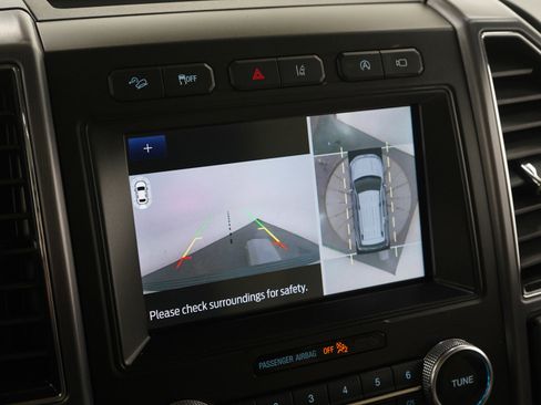 Used 2021 Ford Expedition Platinum image 32