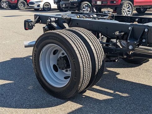 New 2025 Ford F450 XL image 10