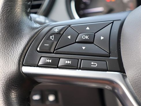 Used 2019 Nissan Rogue SV image 23