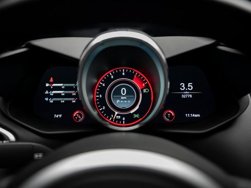 Used 2023 Aston Martin V8 Vantage Coupe RWD image 44