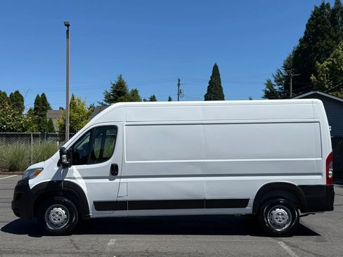 Used 2023 RAM ProMaster 2500 w/ Safety Group FWD image 2