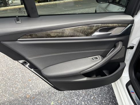 Used 2021 BMW M550i xDrive AWD/4WD image 13