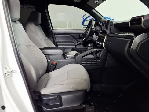 Used 2025 Toyota Tacoma SR5 RWD image 11