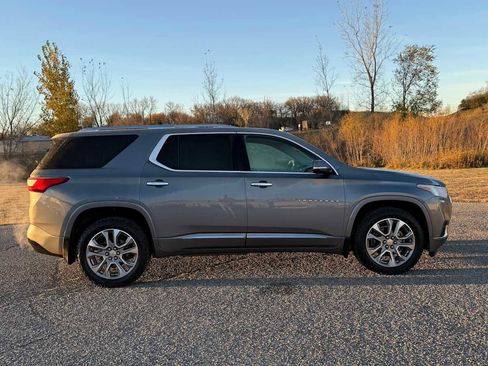Used 2020 Chevrolet Traverse Premier image 3