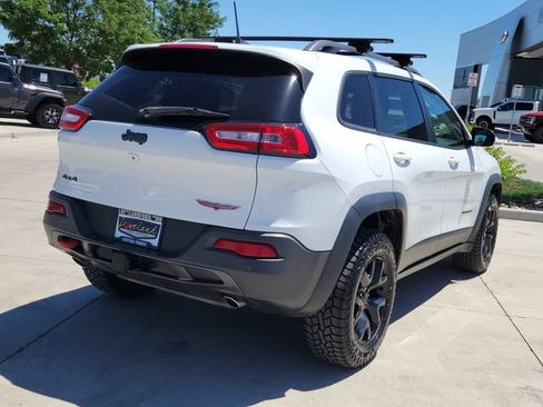 Used 2018 Jeep Cherokee Trailhawk w/ Quick Order Package 27L AWD/4WD image 3