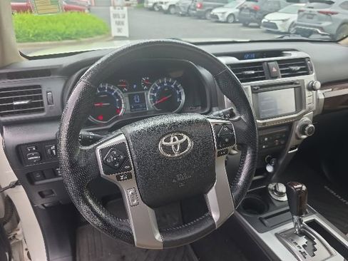Used 2014 Toyota 4Runner Limited AWD/4WD image 17