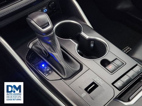 Used 2022 Toyota Highlander XLE image 27