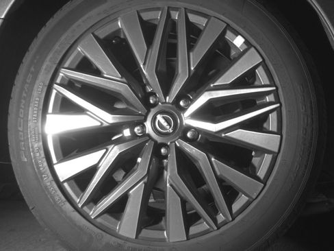 Used 2025 Nissan Altima 2.5 SV FWD image 18