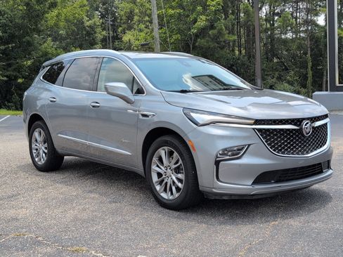 Used 2024 Buick Enclave Avenir w/ Avenir Technology Package FWD image 9