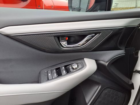 Used 2025 Subaru Outback Premium image 16