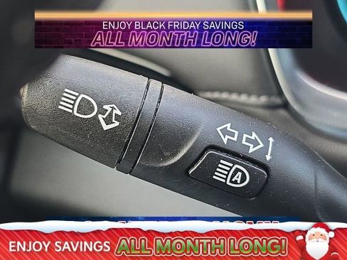 Used 2023 Chevrolet Traverse LT image 25