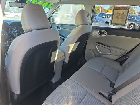 Used 2024 Kia Soul LX image 8