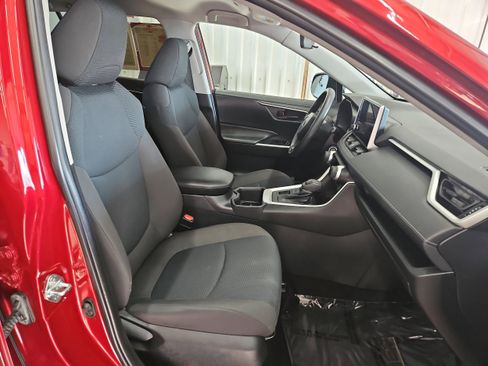 Used 2023 Toyota RAV4 LE AWD/4WD image 10