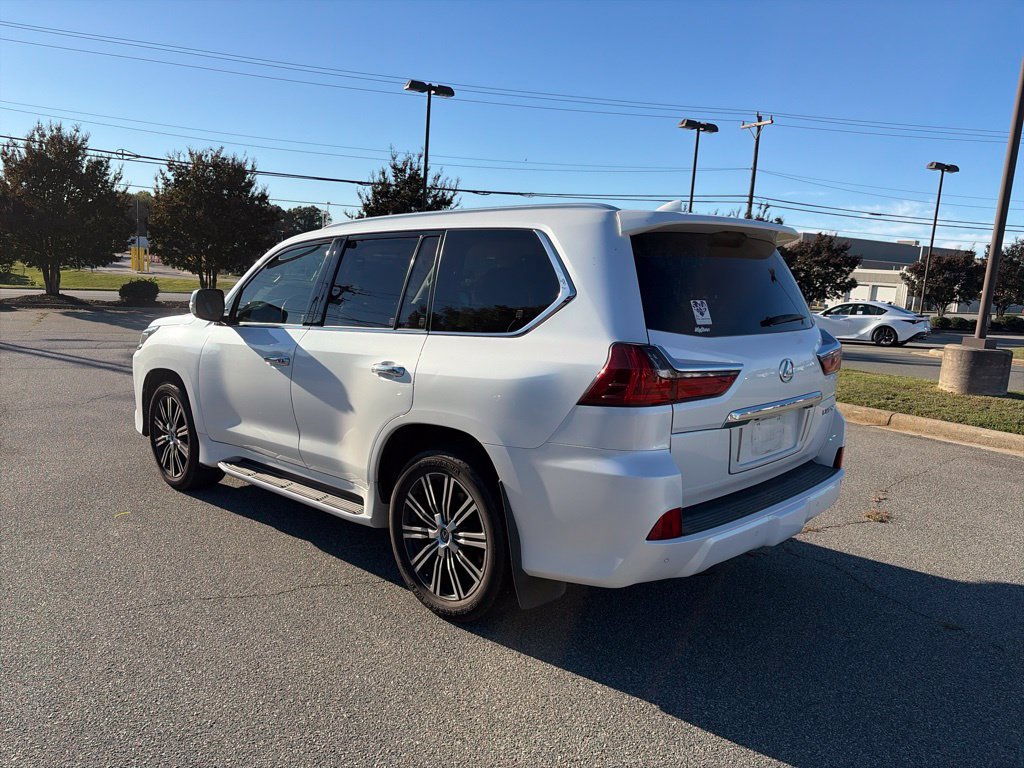Used 2019 Lexus LX 570 4WD w/ Luxury Package image 2