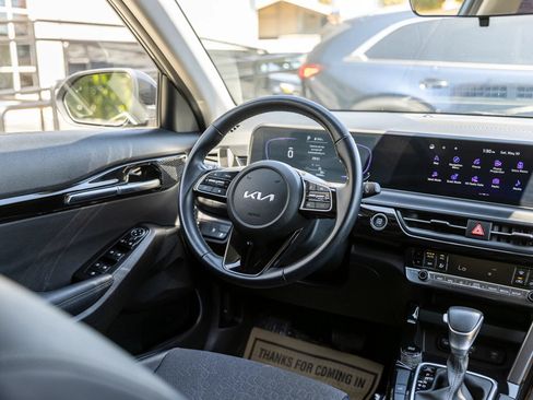 Used 2025 Kia Seltos S FWD image 31