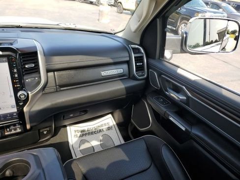 Used 2022 RAM 1500 Laramie AWD/4WD image 16