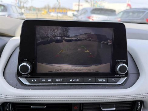 Used 2022 Nissan Rogue SV w/ SV Premium Package image 25