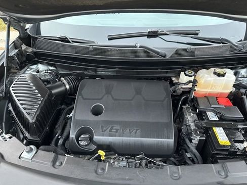 Used 2023 Chevrolet Traverse Premier image 14