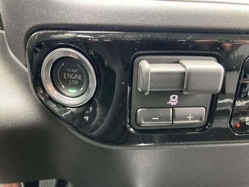 New 2026 GMC Sierra 2500 SLT w/ SLT Convenience Package AWD/4WD image 22