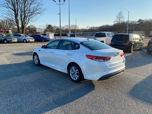 Used 2018 Kia Optima LX w/ Convenience Package image 3