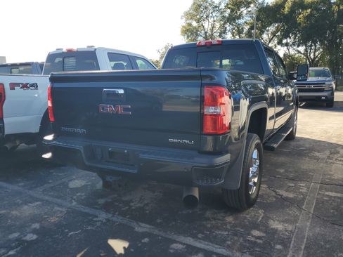 Used 2018 GMC Sierra 3500 Denali w/ Duramax Plus Package image 5