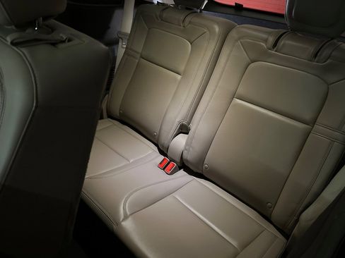 Used 2020 Lincoln Aviator Reserve w/ Equipment Group 202A image 15