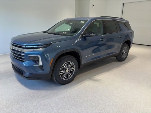 New 2026 Chevrolet Traverse LT w/ Driver Confidence Package image 3