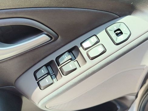 Used 2012 Hyundai Tucson GLS image 13