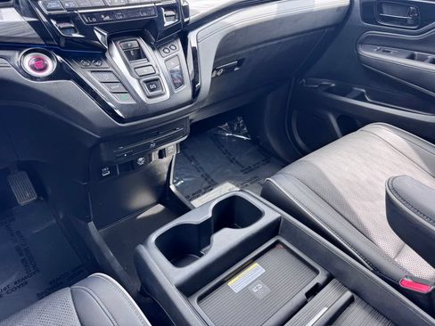 Used 2023 Honda Odyssey Elite image 35