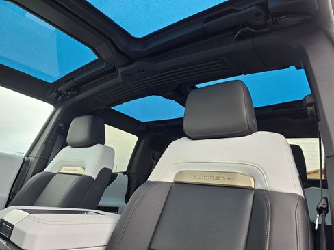 Used 2024 GMC Hummer EV 2X w/ Extreme Off-Road Package image 27
