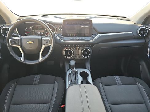 Used 2025 Chevrolet Blazer LT FWD image 9