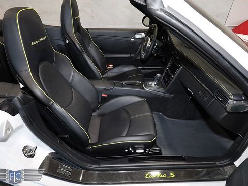 Used 2012 Porsche 911 Turbo image 20