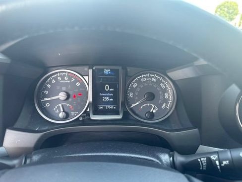 Used 2021 Toyota Tacoma TRD Off-Road AWD/4WD image 14