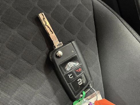 Used 2018 Volkswagen Tiguan S image 23